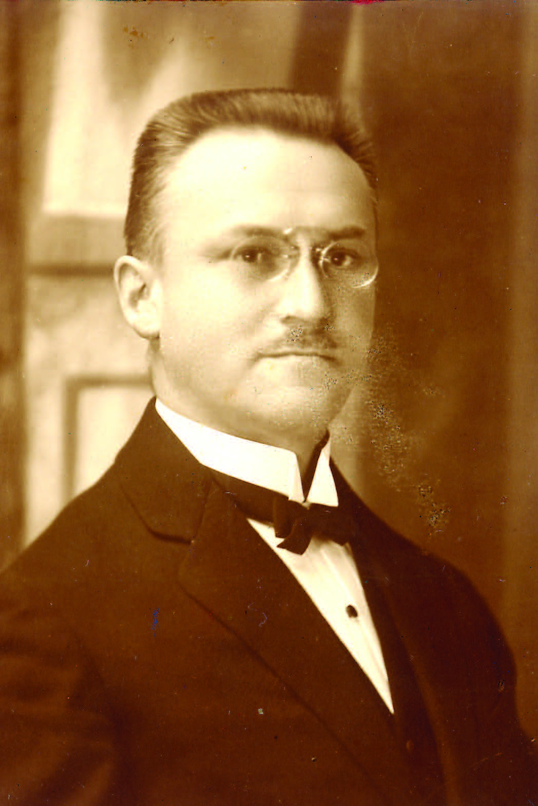 zdjęcie portretowe Jakuba Stefana Cezaka